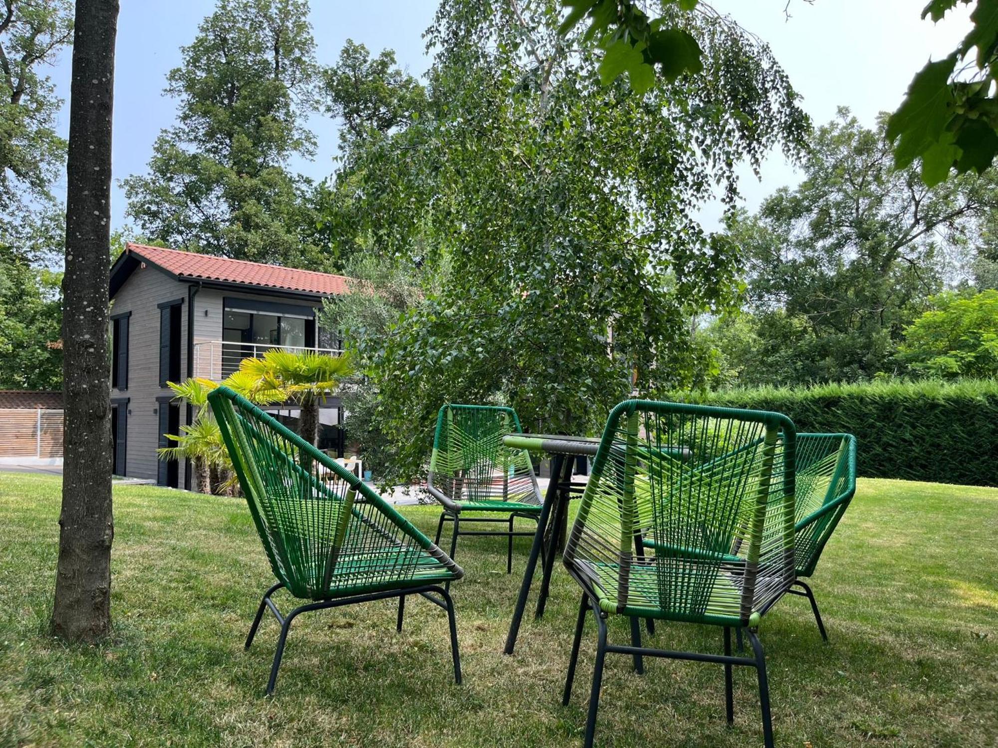 Villa Piscine A Proximite De Lyon Chaponost Bagian luar foto